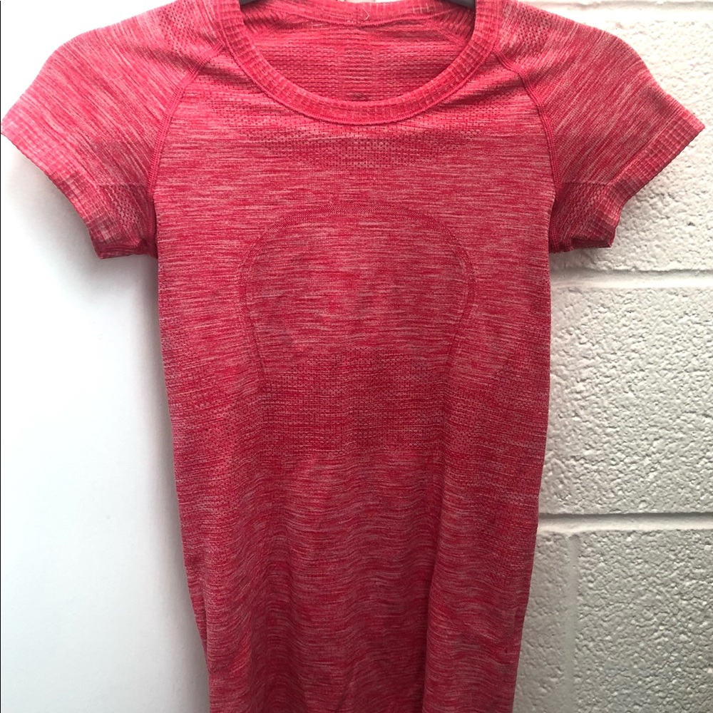 Lululemon short sleeve shirt